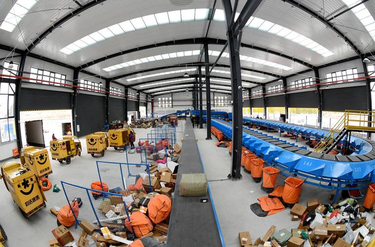 万象物流郑州分拣中心