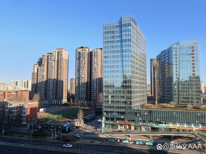 信息枢纽大厦 街道