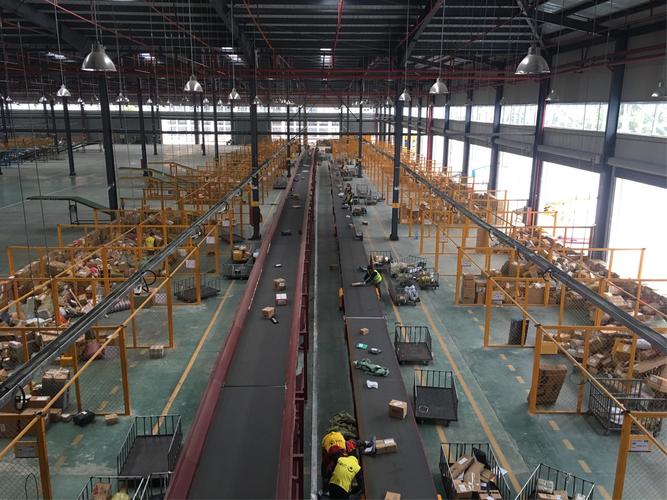 韵达快递上海分拨中心