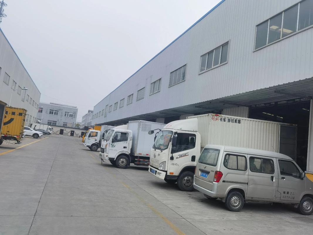 峨眉西部风物流公司