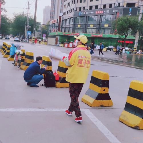 延吉黄马甲快递电话